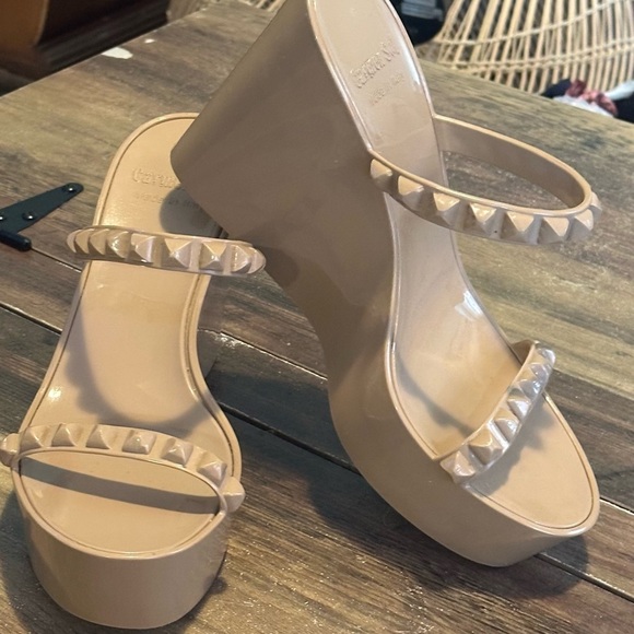 Carmen Sol Shoes - Stylish Studded Tan Wedge Sandals